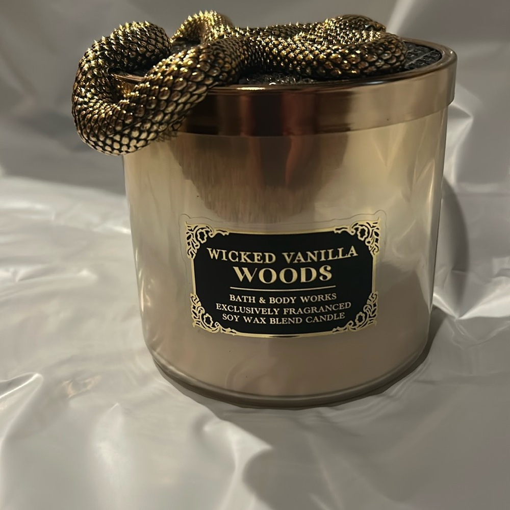 NEW Bath and Body Works Wicked Vanilla Woods Candle Halloween
